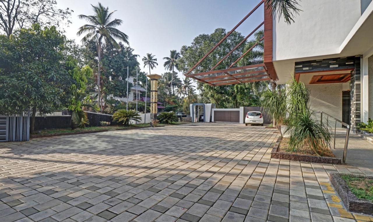 Hôtel Treebo Tryst Vakkom Palazzo à Varkala Extérieur photo