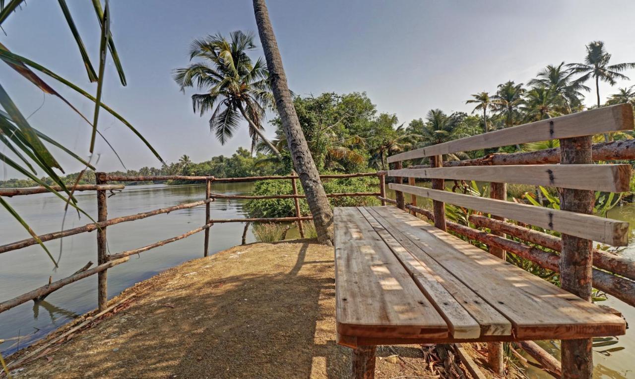 Hôtel Treebo Tryst Vakkom Palazzo à Varkala Extérieur photo